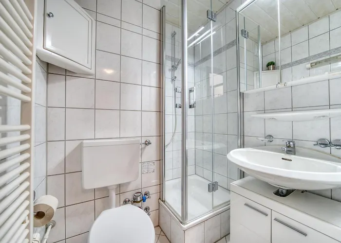 - Haus A, App 0a0408 *